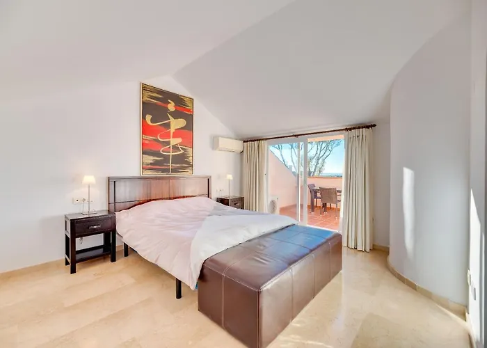 Penthouse In Elviria Marbella